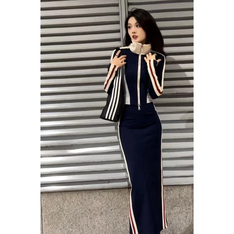 A591 2025时尚新款春秋显瘦运动女拼接撞色休闲条纹洋气修身套装