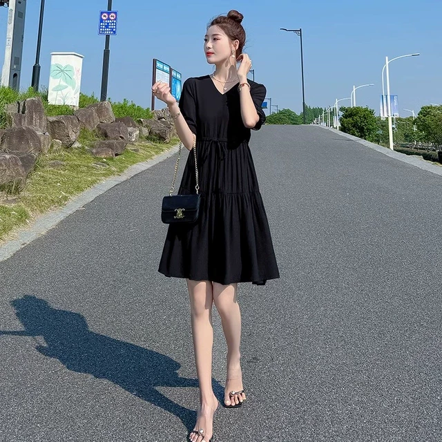 小个子黑色连衣裙女夏季2025新款v领小黑裙女法式收腰显瘦A字裙子