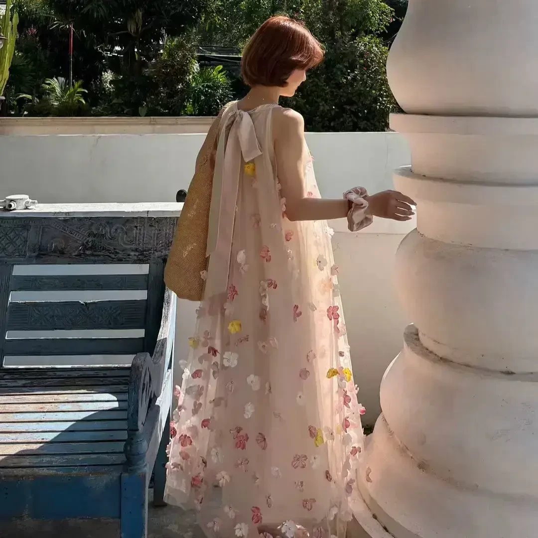 新款春夏连衣裙度假风立体花朵网纱无袖长裙