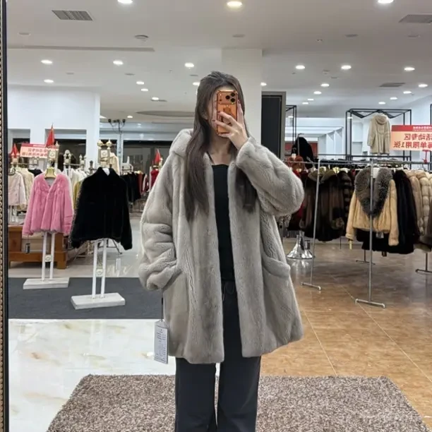 进口天鹅绒女士冬季长款连帽水貂皮草外套
