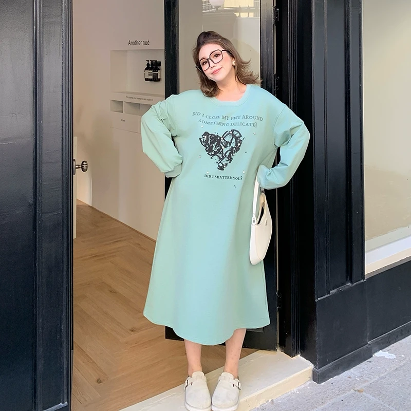 媛子大码【薄荷奶绿】春季2025新款胖mm爱心字母印花连衣裙83692