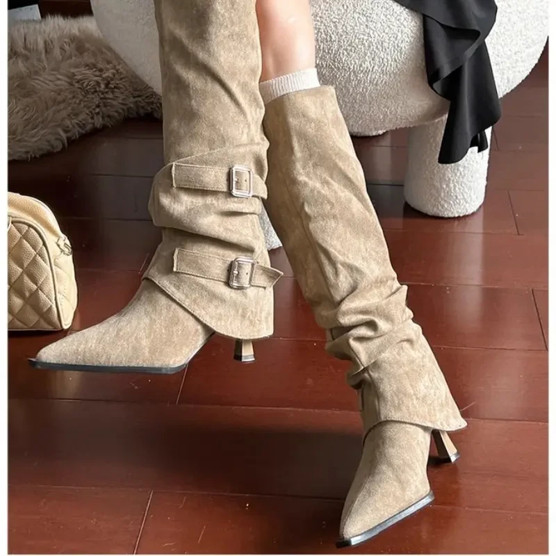 复古尖头绒面堆堆靴女2025秋冬新款不过膝长筒靴大筒围西部骑士靴
