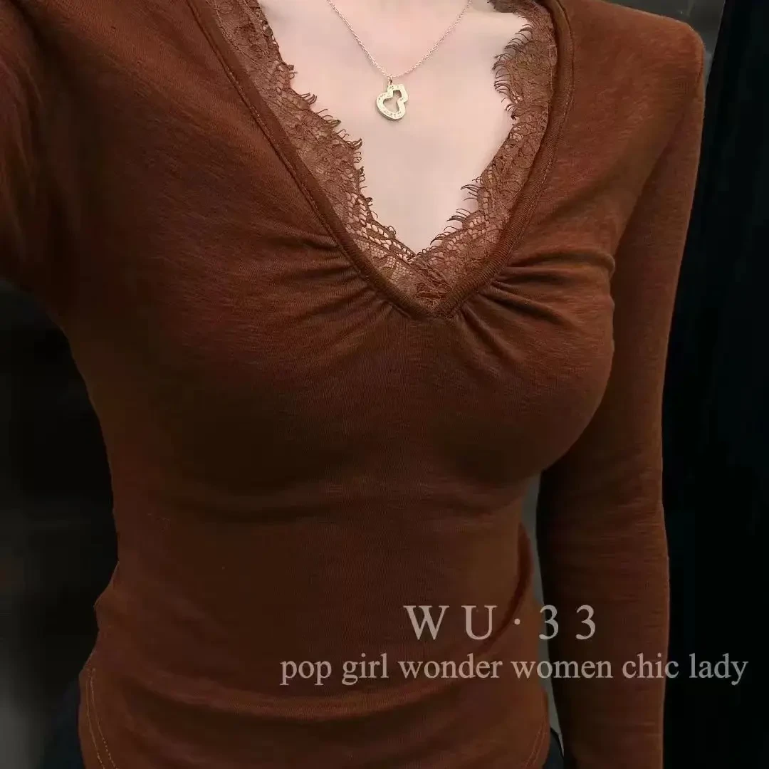 氛围感拼接蕾丝边V领垫肩修身T恤女打底衫