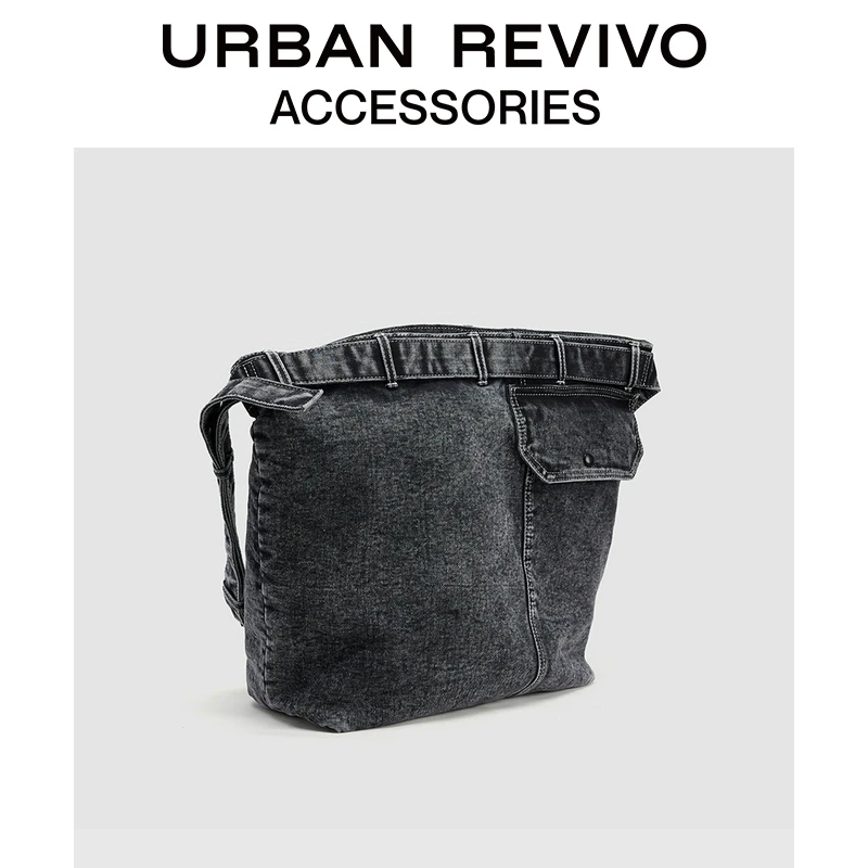 URBAN REVIVO2025夏季新款潮流洗水丹宁斜挎包UAMB50084