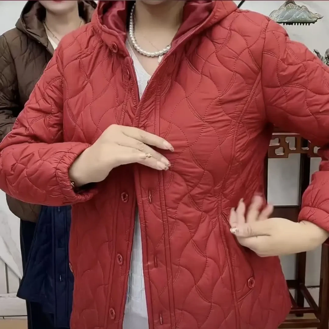 洋气轻薄连帽短款妈妈秋冬棉服