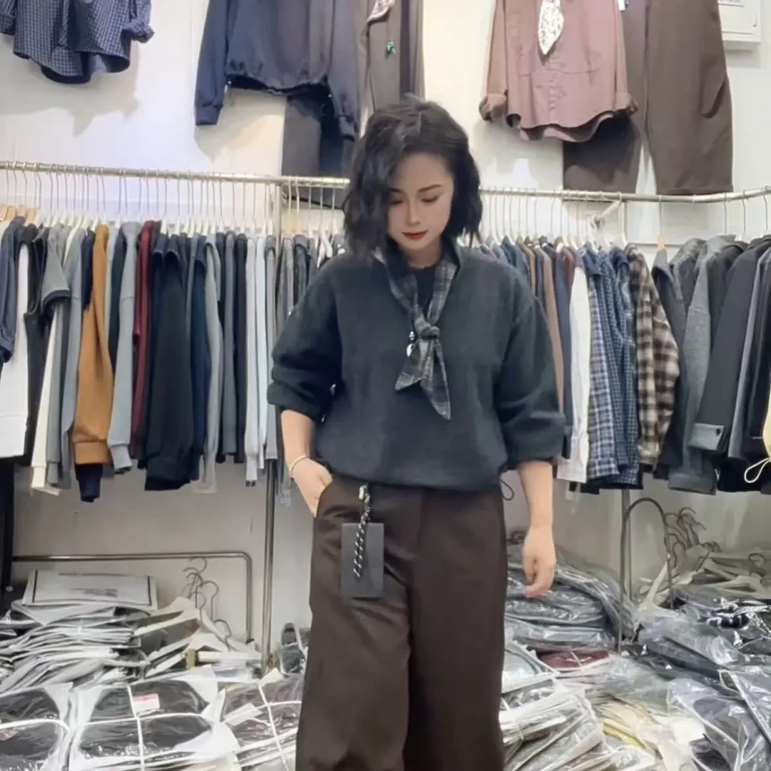 秋装高级感灰奶芙绒女2025新款宽松慵懒巨好看轻熟上衣时尚休闲