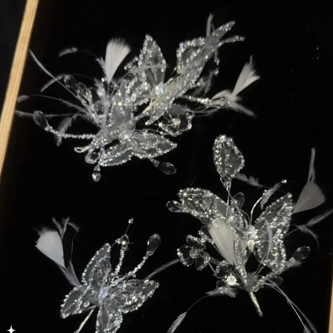 君心家 L129细闪蝴蝶羽毛边饰三只新娘氛围感轻纱造型头饰