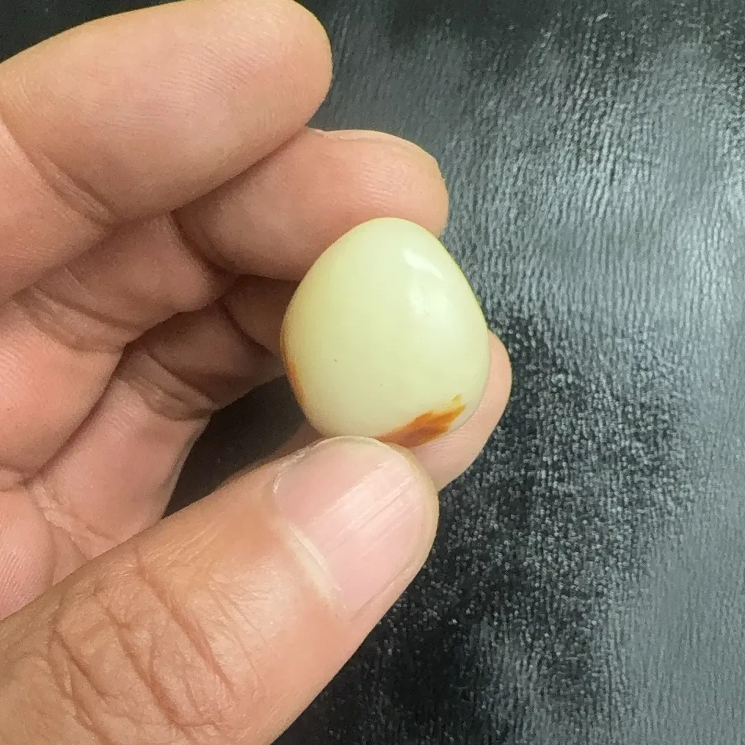 新疆原石和田玉挂件小石头