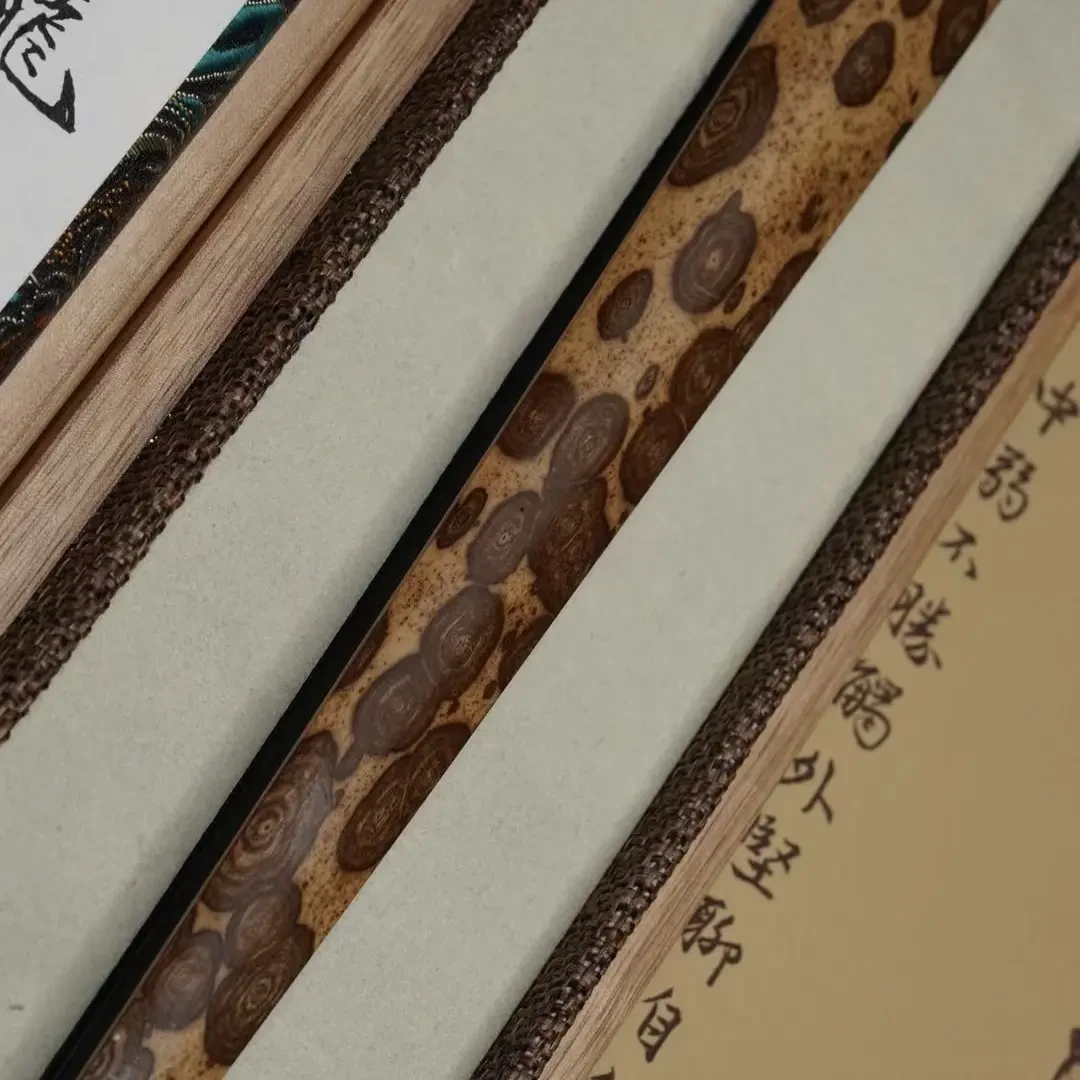 方金龙制扇:老梅鹿葫芦头折扇，九点七寸，二零排口，十六方。H4