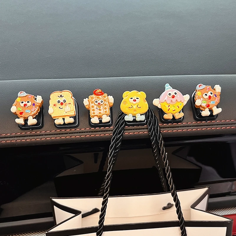 汽车前排副驾驶挂钩可爱卡通高级感车载粘贴式小挂钩车内装饰用品