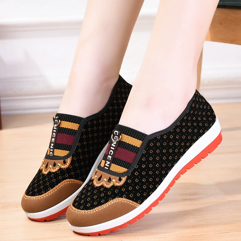 春秋新款老北京布鞋女单鞋软底防滑中老年休闲鞋一脚蹬轻便奶奶鞋