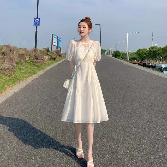 小清新连衣裙女夏2025新款收腰显瘦小众设计法式气质泡泡袖a字裙