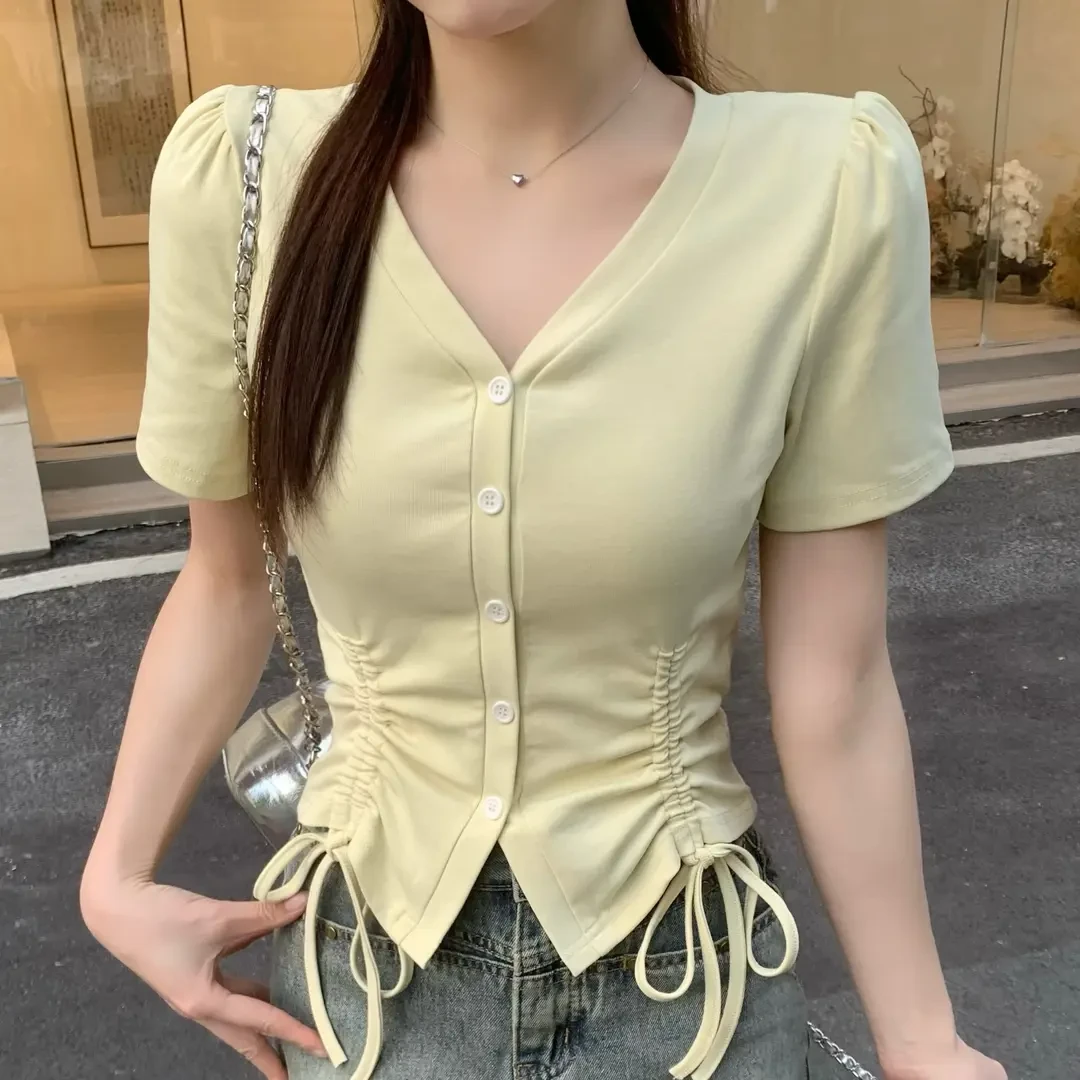 【小七家】秋季新款 时尚简约修身设计感显瘦短款百搭上衣DM8635