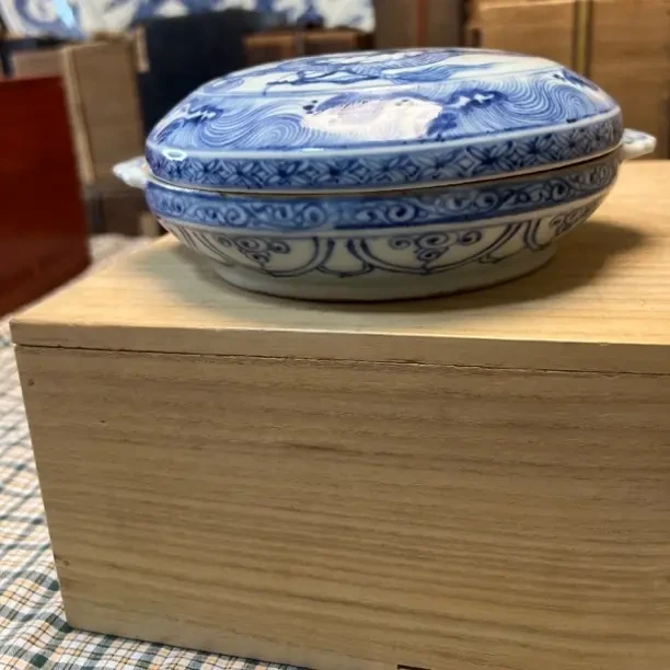 青花龙纹果盒果盒