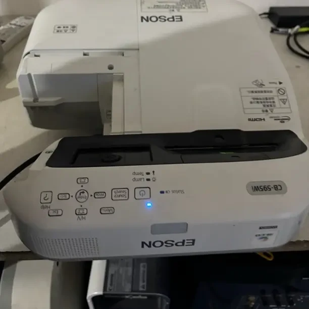 二手 爱普生595wi1280.800投影仪 运费自理
