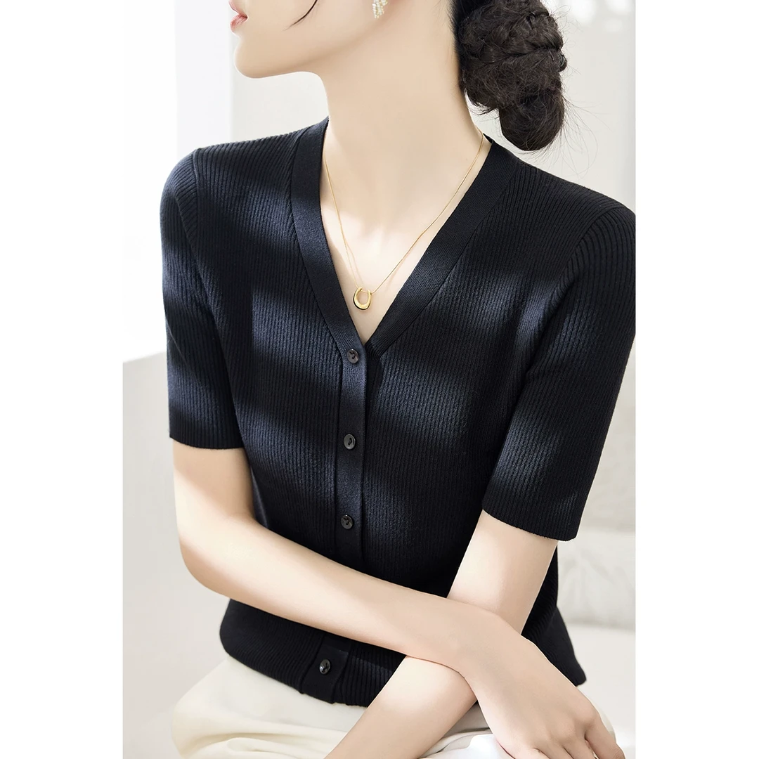 2025年夏季新款薄款V领纽扣开衫女设计百搭纯色中袖t恤针织衫上衣
