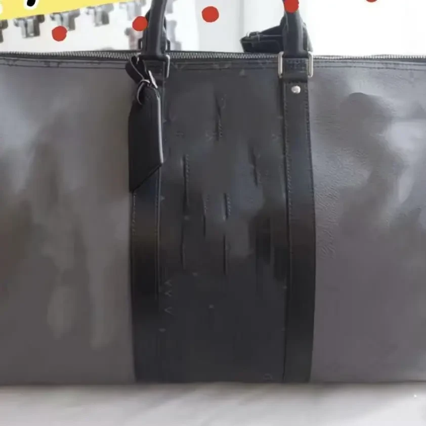 大容量男款便携旅行包单肩斜挎手提健身通勤适用