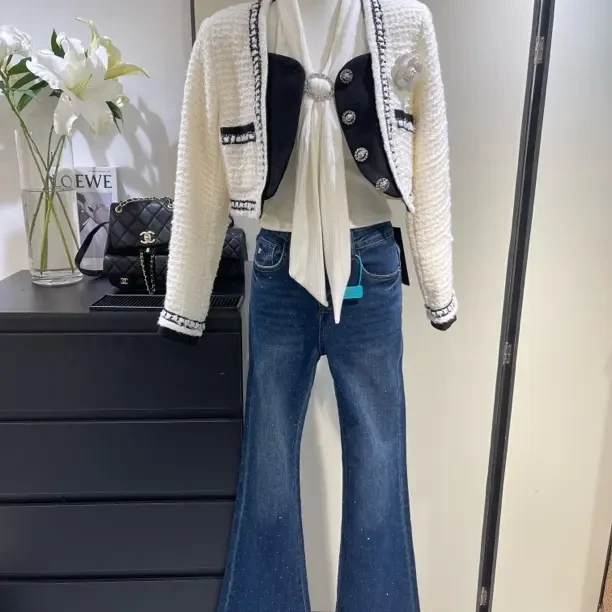 早秋新款修身显瘦有弹力女士复古喇叭牛仔裤