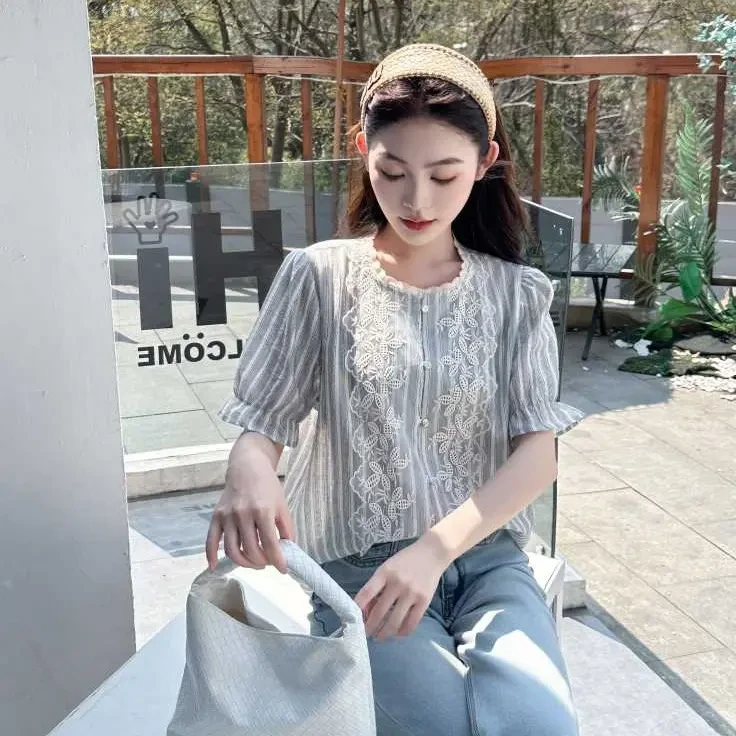 夏季蓝色条纹圆领衬衫女文艺设计感宽松百搭荷叶边短袖上衣显瘦