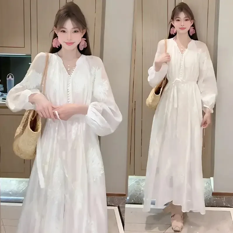 高级感法式绣花长袖连衣裙2025春秋宽松绝美纱裙长裙