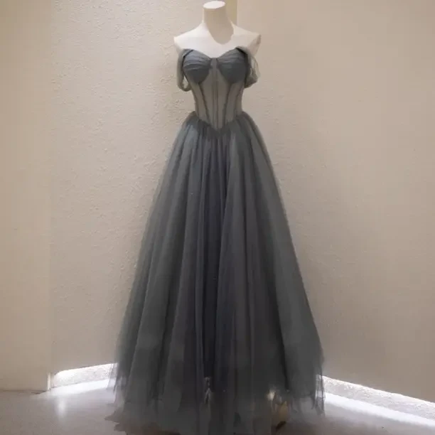 一字领见外包装公主裙撑常规礼服蓬蓬纱黑色主持人