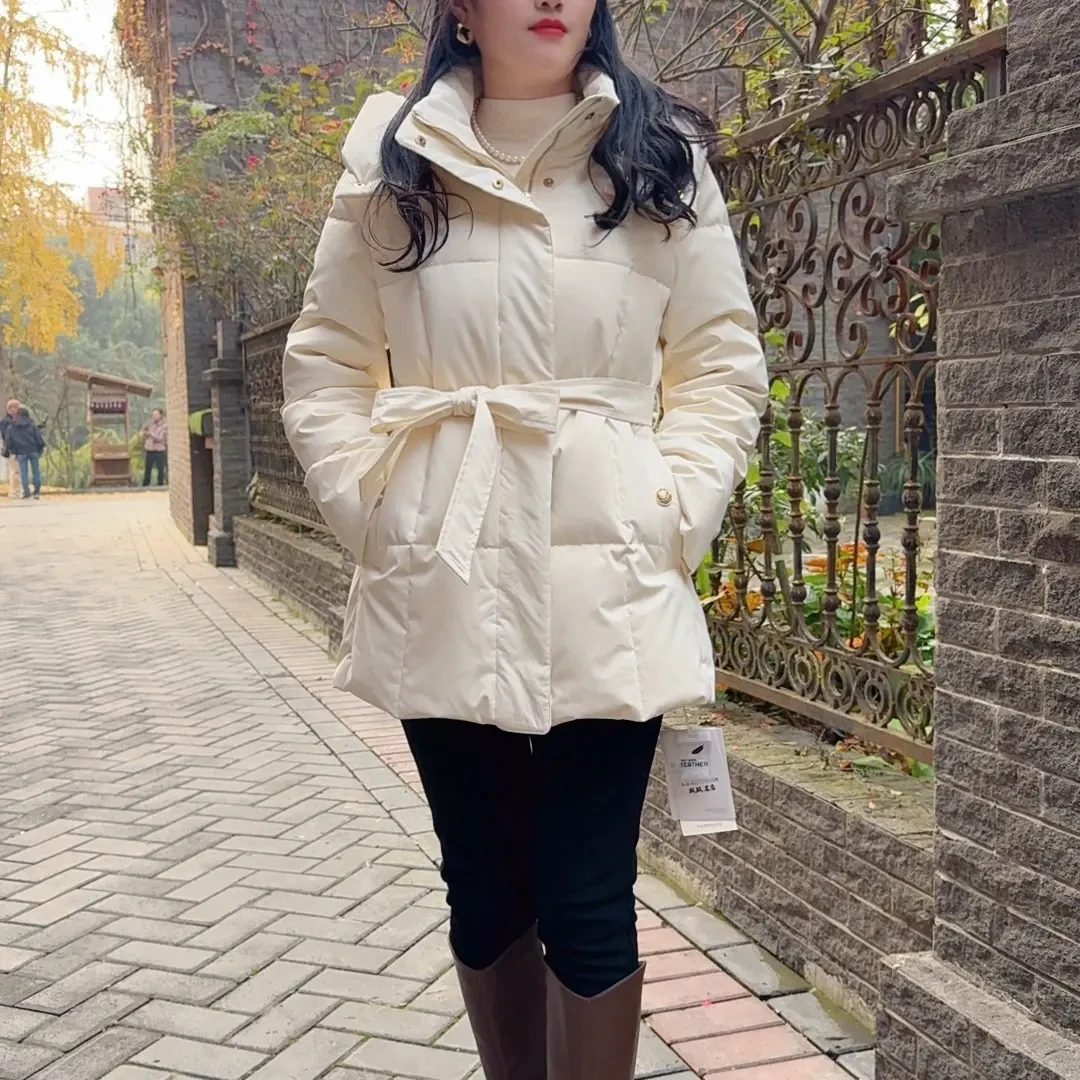 新款收腰修身白鸭绒羽绒服