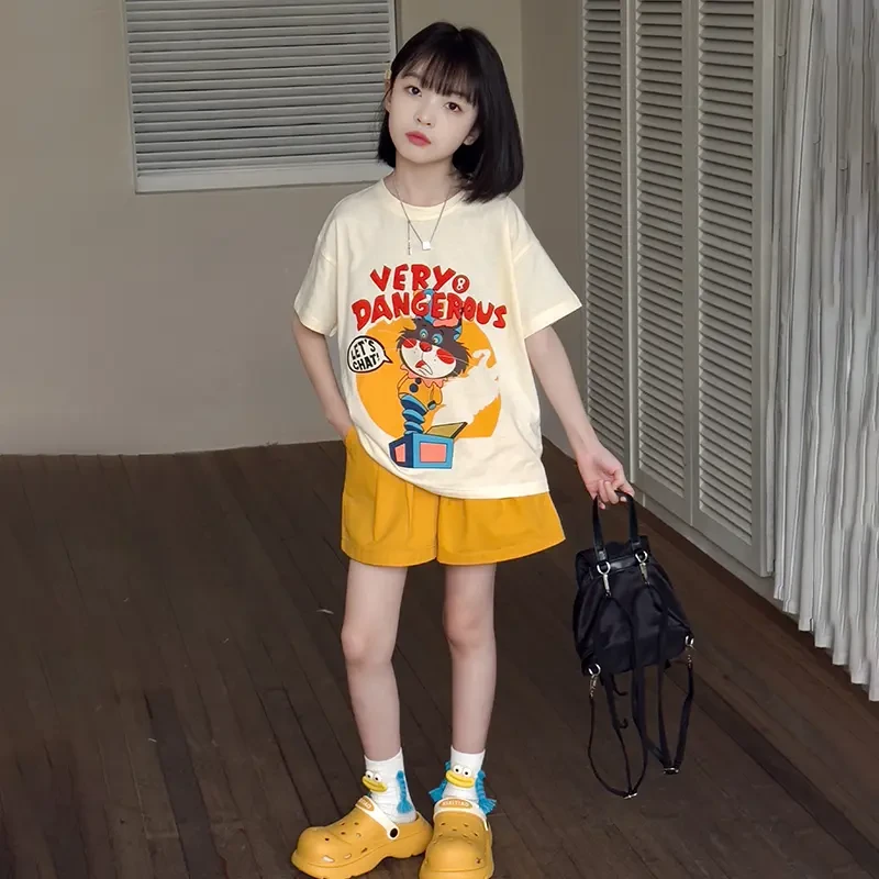 女童夏装卡通洋气套装2025新款中大童时尚女孩宽松短裤两件套短袖