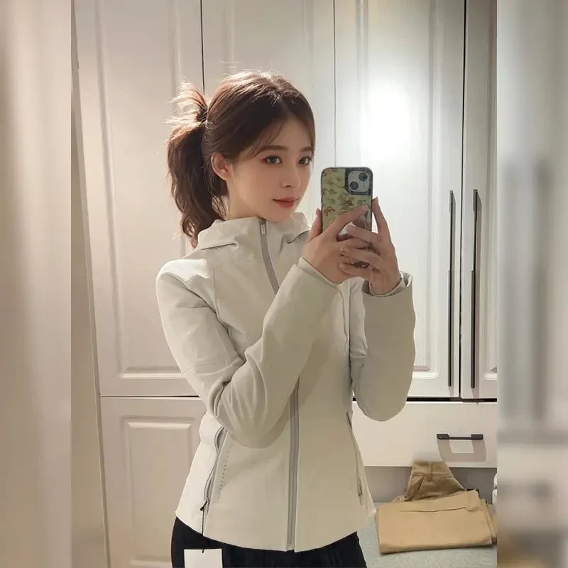 秋冬季软壳冲锋衣外套女2025新款修身收腰百搭运动户外高级感上衣