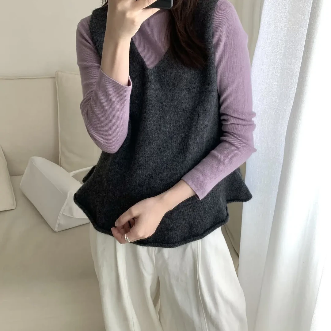 春秋新款纯色V领宽松短款针织马甲女气质坎肩背简约叠穿羊毛马夹