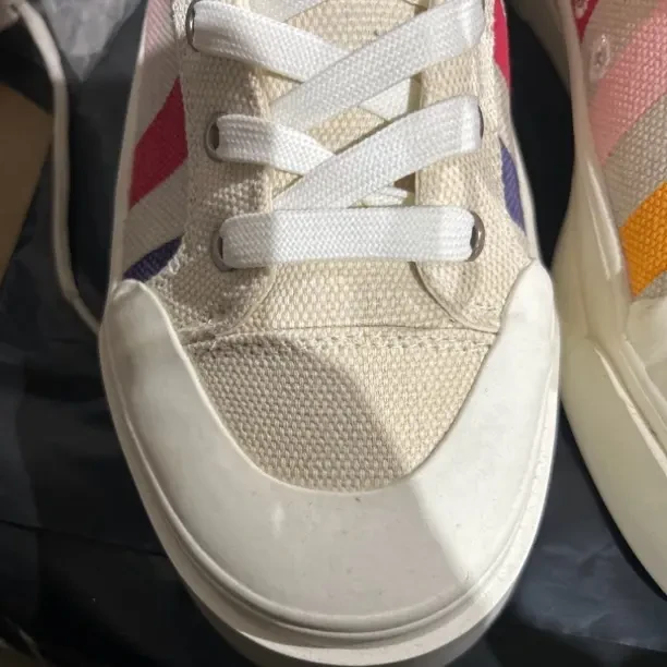 1981时尚休闲运动鞋