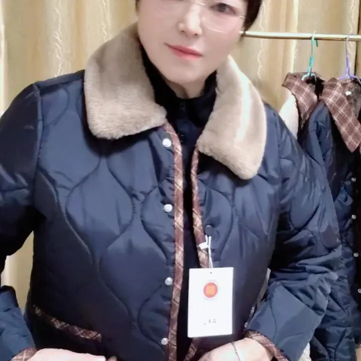 冬季翻领加绒加厚棉服中老年妈妈装洋气保暖棉袄女外套