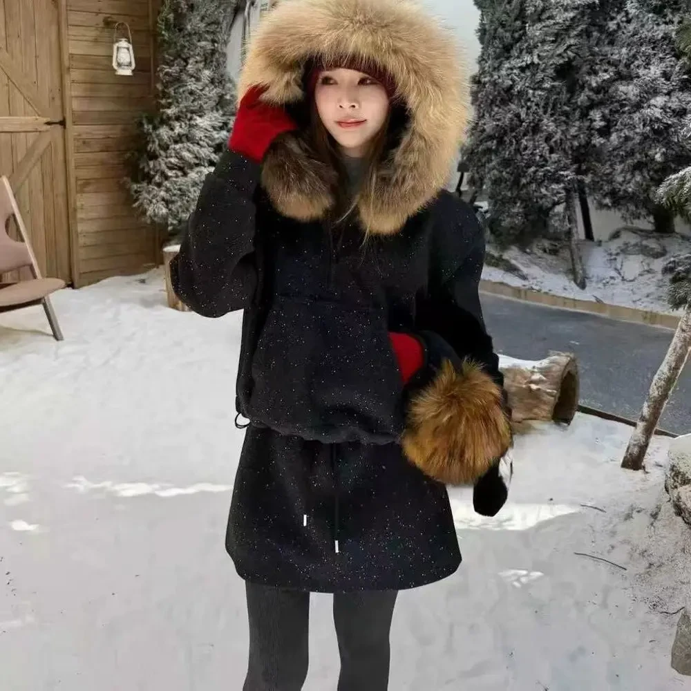 冬季海岸星辰重工羽绒大毛领烫钻设计上衣半身裙时尚气质