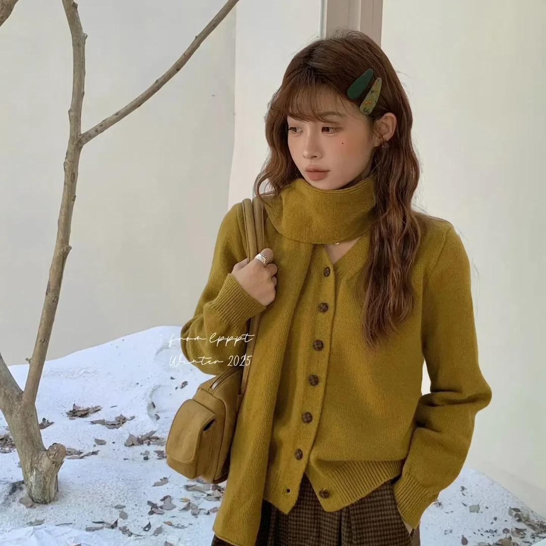 毛针织衫休闲风女纯色秋冬毛衣圆领常规款V领➕呢子格子裤套装网红