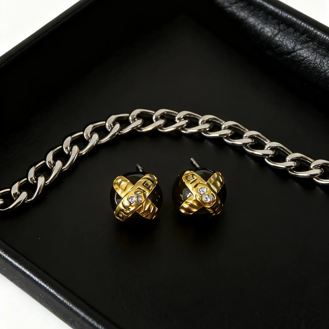 铜合金合成锆石耳饰 耳包日韩女简约风简约法式复古宫廷小众复古