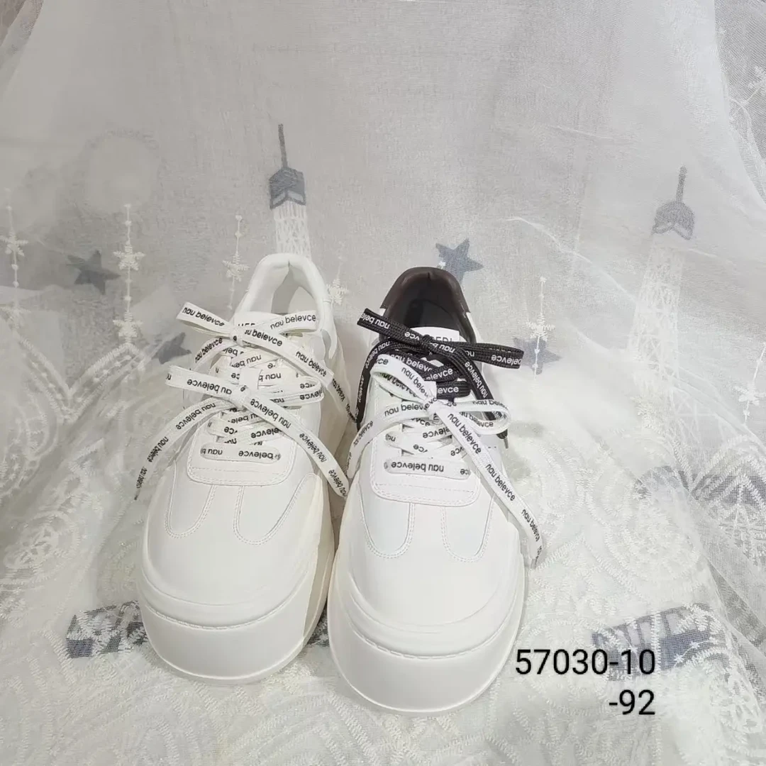 秋季新款厚底小白鞋女舒适百搭休闲板鞋