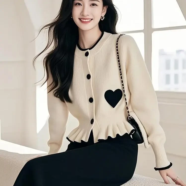 小香风收腰高级感外套上衣今年流行白色长袖针织开衫女2025春新款