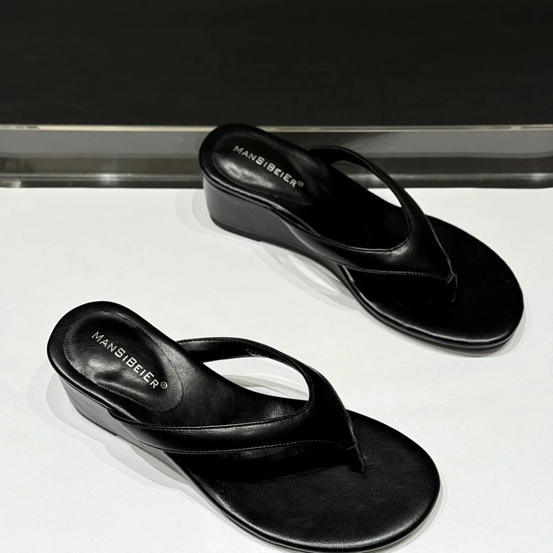 韩版夹脚外穿跛跟百搭人字拖女2025新款夏厚底增高时髦沙滩凉拖鞋