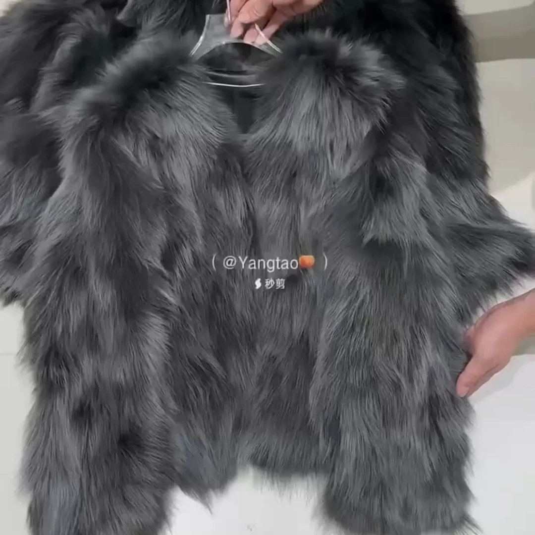 新款简约设计柔软狐狸毛皮草时尚女装外套