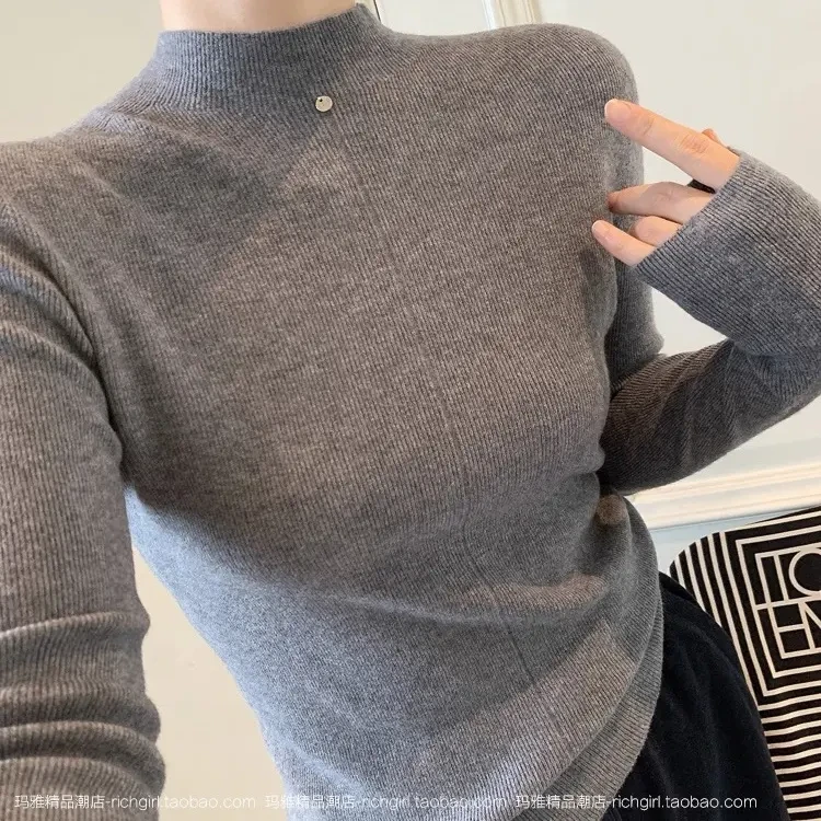 贝壳扣半高领内搭打底针织衫女韩版松弛感显瘦保暖长袖秋冬上衣