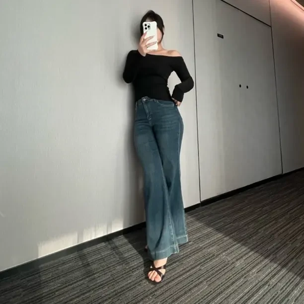 秋季高腰不贴腿微喇牛仔裤女遮肉显瘦垂感拖地长裤