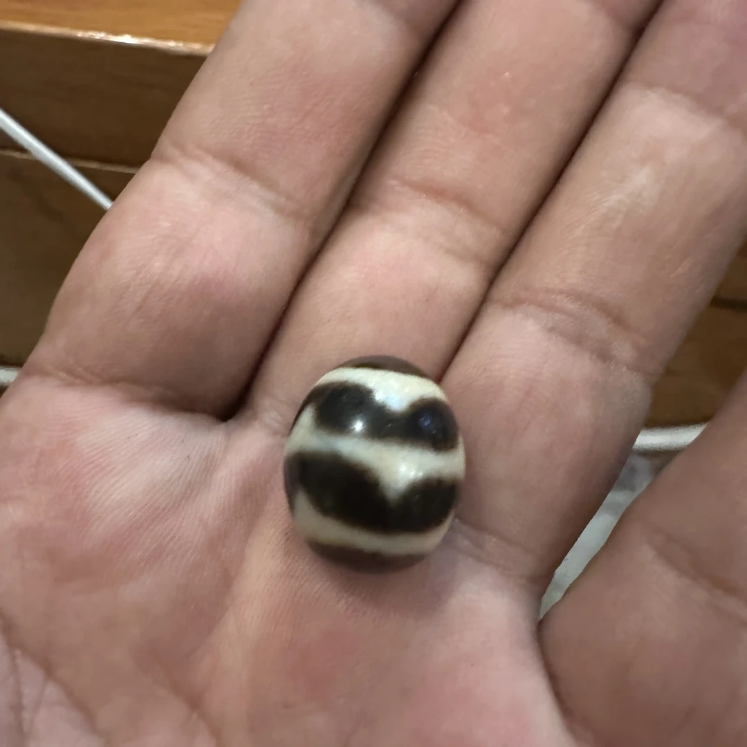 只买单纯的吊坠，没带链子，属的性质。吊坠 手工