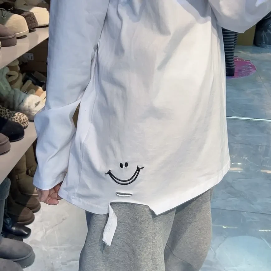 笑脸刺绣净版打底T