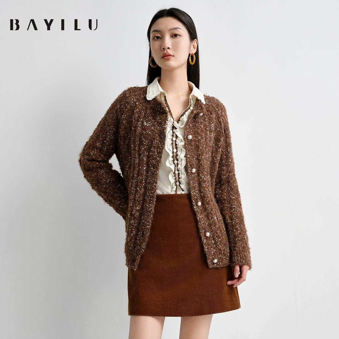 芭依璐2025春季衬衫女v领绣花设计感衬衣91C0014