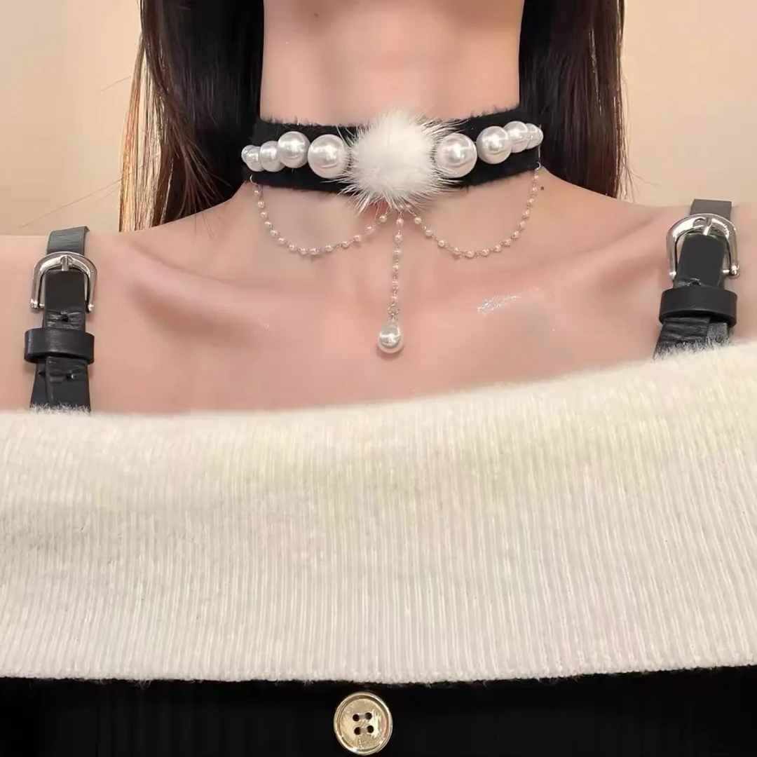 铜合金仿珍珠项链 法式小香风毛球珍珠毛绒choker冬季甜美项链
