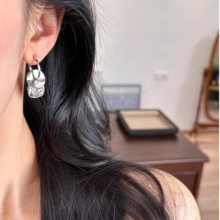 巴黎「设计师」轻奢高级｜明星同款｜方糖耳环女小众耳钉气质耳饰