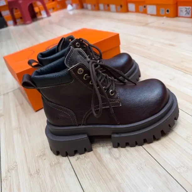 女士马丁鞋加绒厚底时尚靴防滑真皮秋冬英伦风