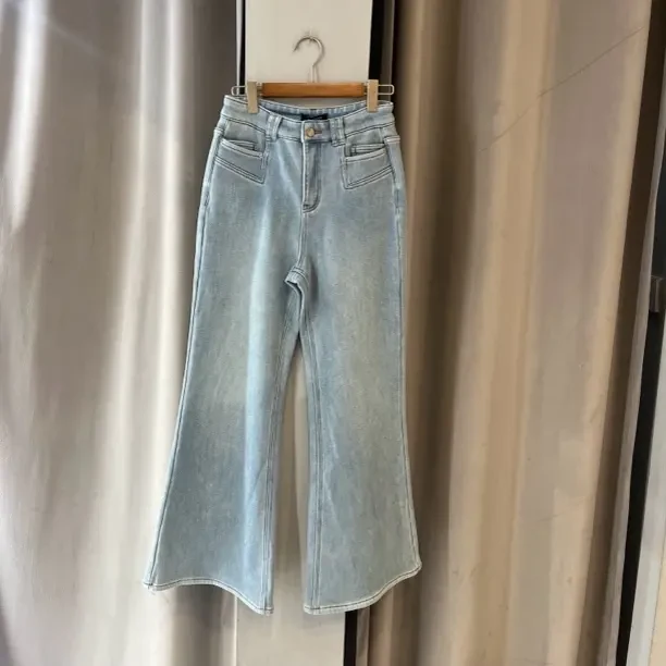 麦寻冬季新款KCNZS22Y浅色微喇牛仔裤女弹力百搭修身显瘦裤子