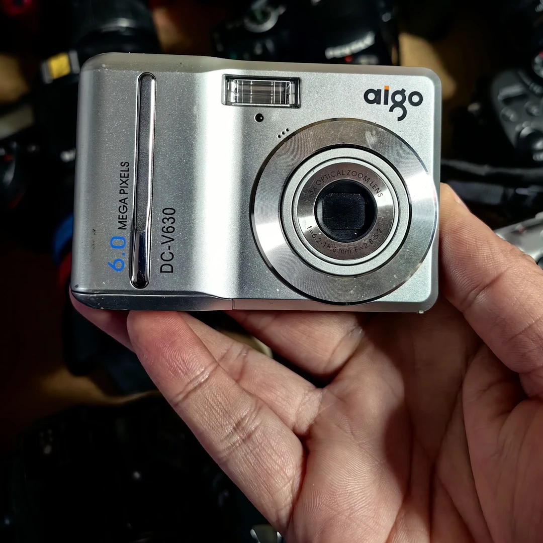 9新 aigo/爱国者 8新 DC-V630 600w像素3x变焦 复古面包机  全好