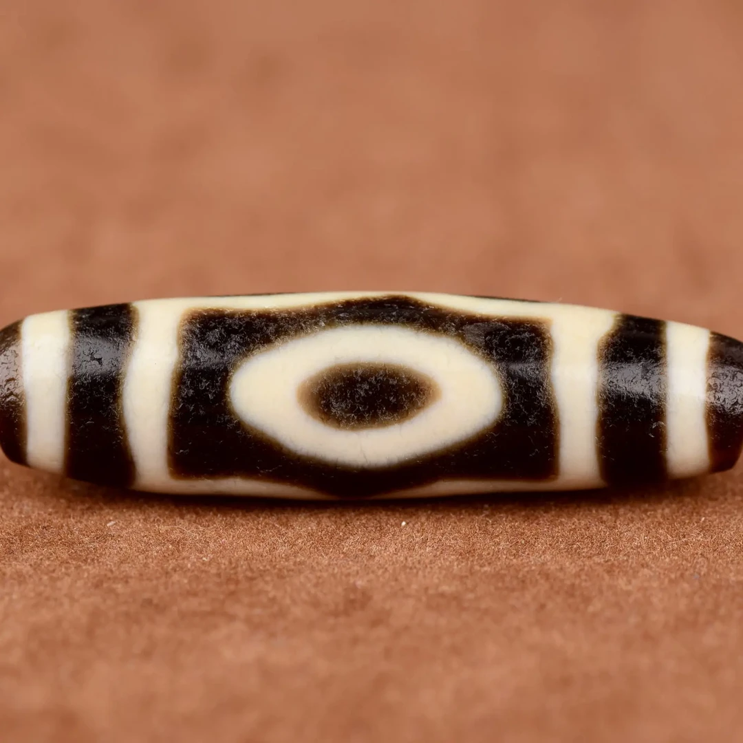 上肯超顶佛心熊猫三眼天珠 眼中眼特殊图腾