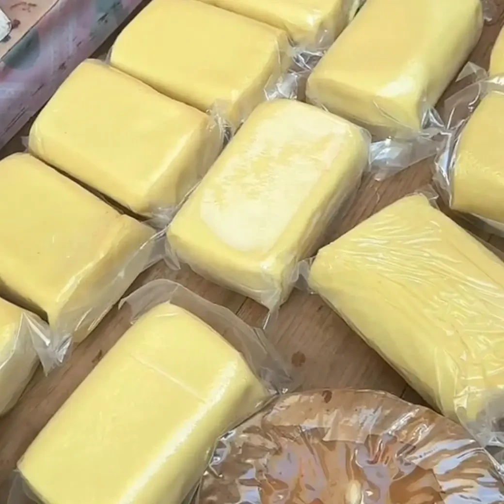 当地新鲜黄米粿大米果软糯Q弹有嚼劲特色美食黄色黄米果黄粿